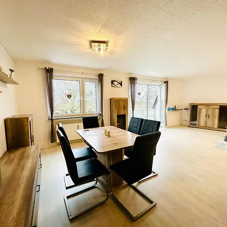 Moderne Im Zentrum Mit Balkon Und Netflix - 90 Qm * Aachen
