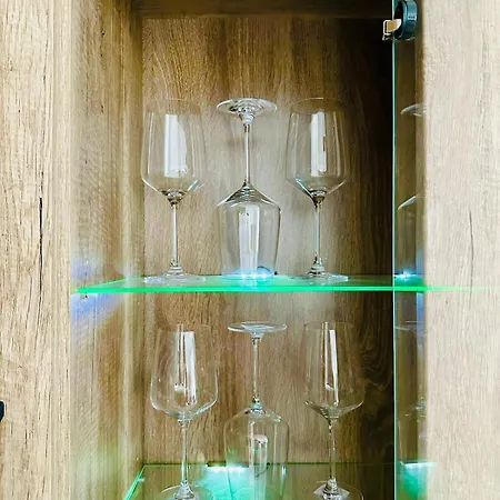 Moderne Im Zentrum Mit Balkon Und Netflix - 90 Qm *