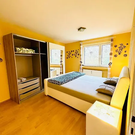 Moderne Im Zentrum Mit Balkon Und Netflix - 90 Qm