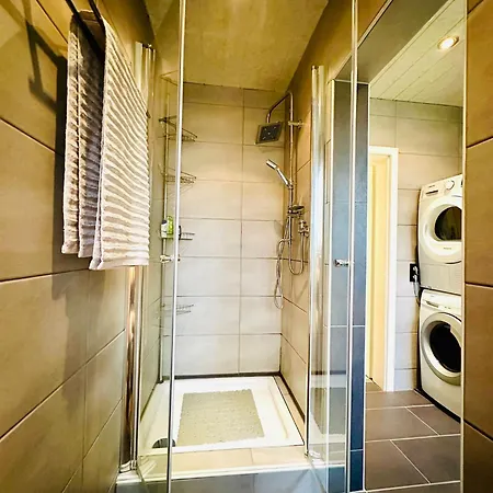 Moderne Im Zentrum Mit Balkon Und Netflix - 90 Qm 公寓 *