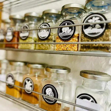 Moderne Im Zentrum Mit Balkon Und Netflix - 90 Qm شقة