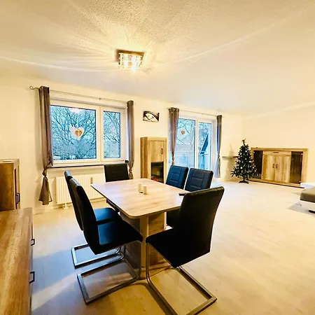 Moderne Im Zentrum Mit Balkon Und Netflix - 90 Qm Apartment *