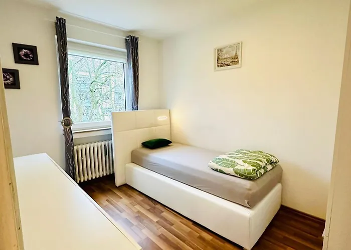 Moderne Im Zentrum Mit Balkon Und Netflix - 90 Qm