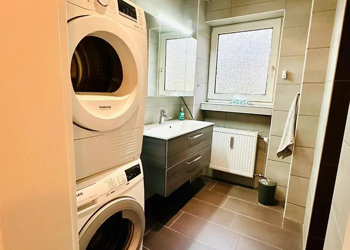 Moderne Im Zentrum Mit Balkon Und Netflix - 90 Qm Apartamento