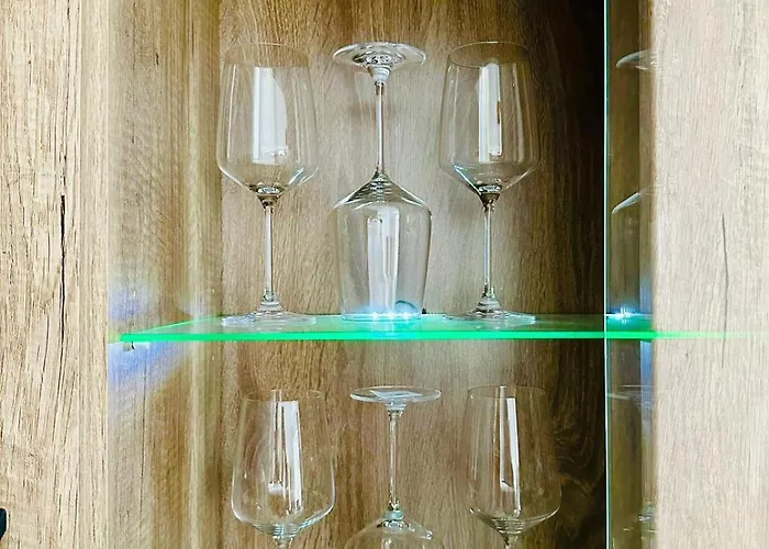 Moderne Im Zentrum Mit Balkon Und Netflix - 90 Qm *