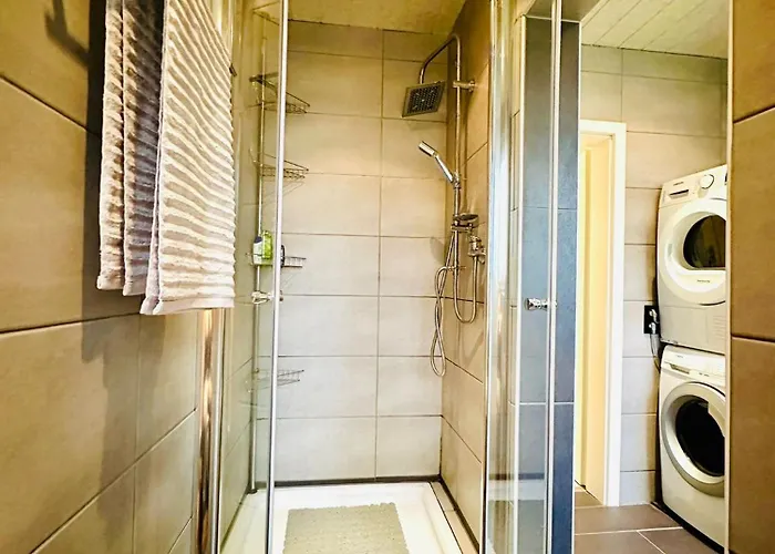 Moderne Im Zentrum Mit Balkon Und Netflix - 90 Qm Apartamento *